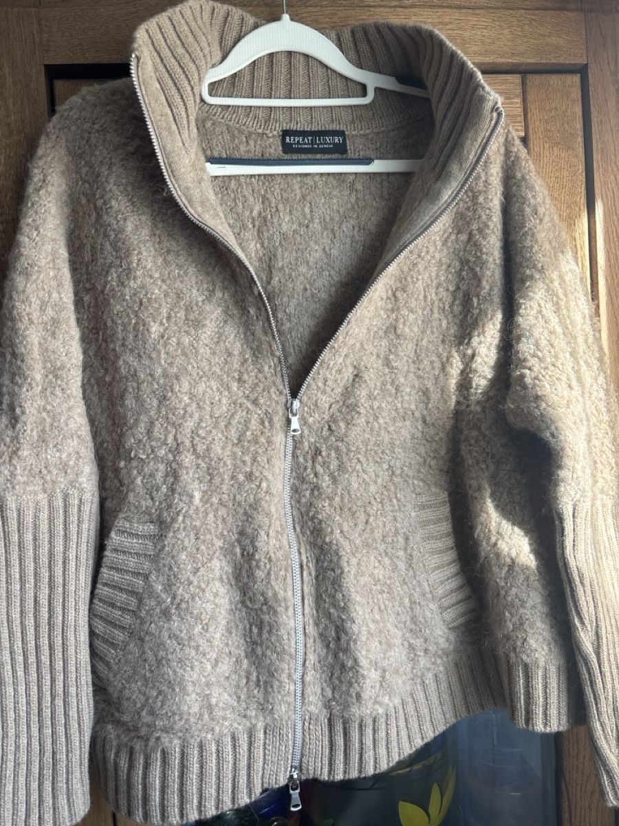 Repeat Giacche: Kuschelige Repeat Strickjacke  – Nuovo (secondo la descrizione) da Pratteln venduto da sab_whk9