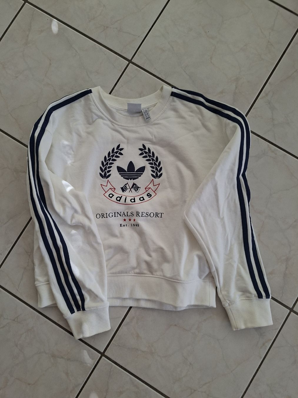 Adidas Tops: Sweatshirt Adidas blanc taille xs – Neuf (Voir description) à rolle par GG31 1
