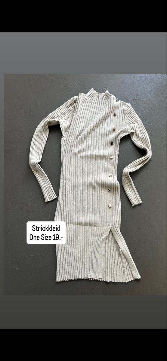 Vestiti: Strickkleid m mit goldenen Knöpfen – Usato da Siebnen venduto da fulli2