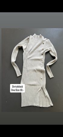 Strickkleid m mit goldenen Knöpfen