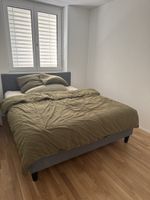 Boxbett mit Matratze und Bettwäsche