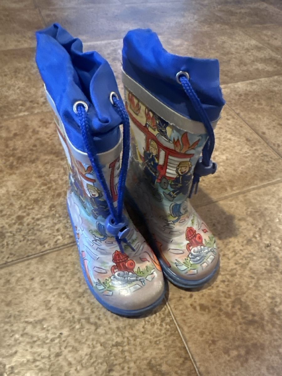 Scarpe per ragazzi: Kinder Gummistiefel Grösse 21 Feuerwehrmann Sam – Usato da Unterwasser venduto da eka_9dvq 1