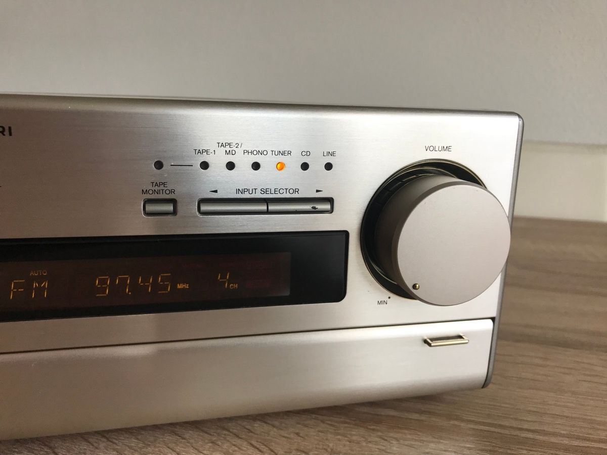 Onkyo Ricevitori: Onkyo R-811RDS Stereo Receiver champagner – Usato da Trimbach venduto da ELITA-5 2
