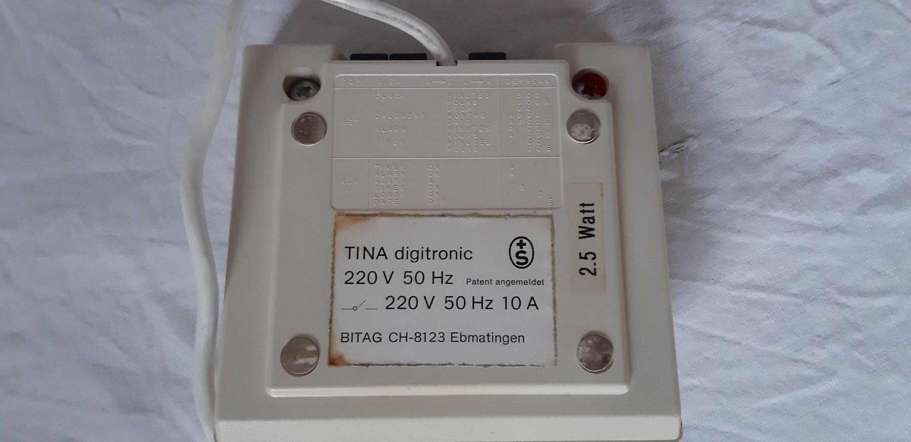 Wecker: Vintage  Digitalwecker Marke Tina Digitronic – Gebraucht aus Henggart von hen_9f22 1