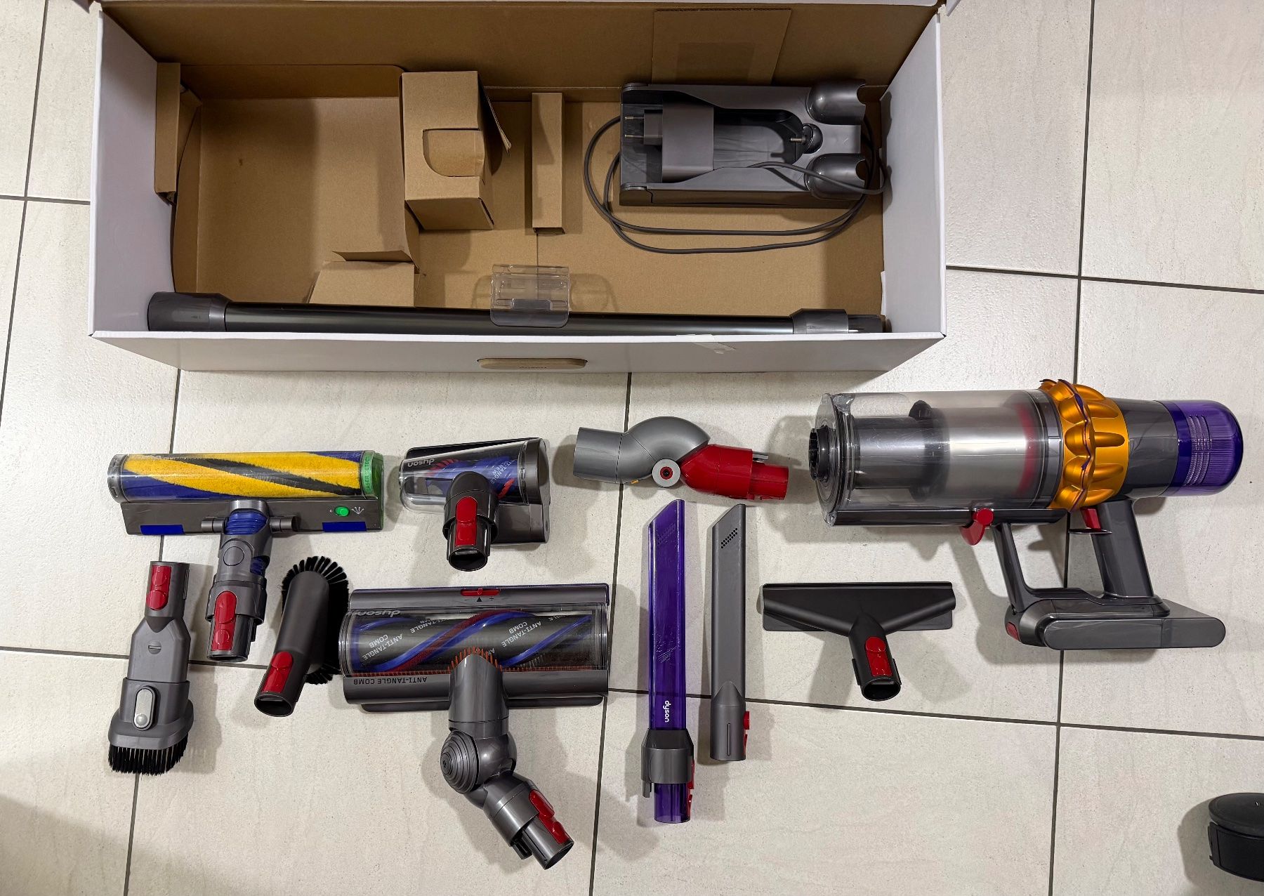 Dyson Aspirateurs & Accessoires: Dyson V15 detect absolute – D'occasion à Wohlen AG par PlausibeI