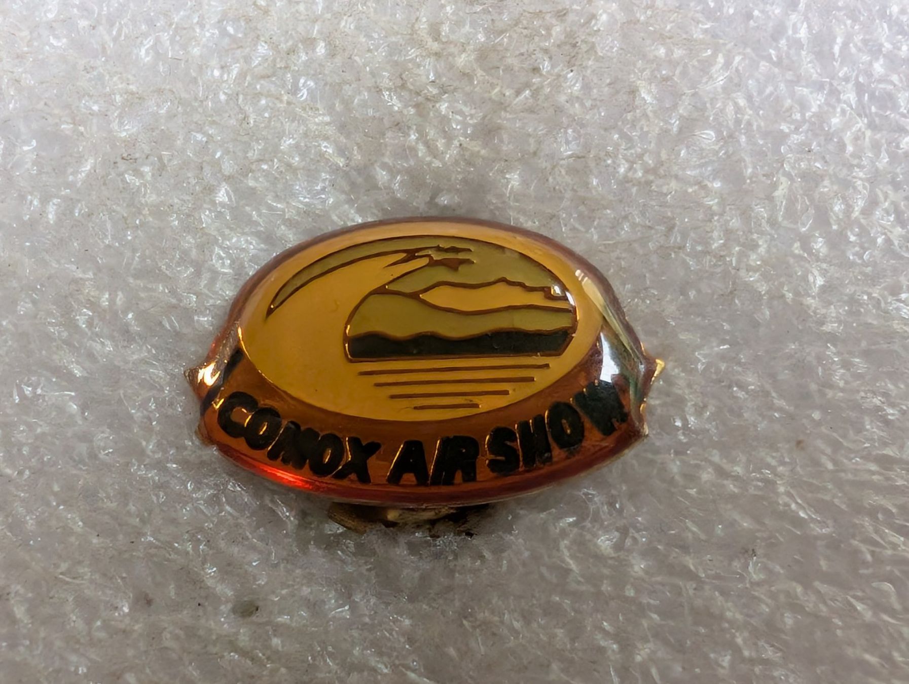 Plaketten & Abzeichen: Ansteckpin 176: Comox – Gebraucht aus Oppligen von Pin-Fall-Shop