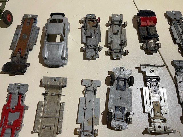 Dinky Toys Modellautos: chassis et intérieurs miniatures – Defekt aus Ursy von DK8 3