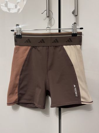 Short de sport Adidas taille XS