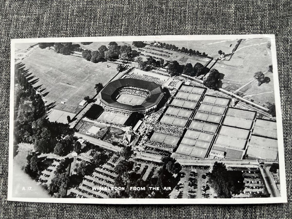 Cartoline postali: AK Wimbledon Flugbild von 1952 – Usato da Romanshorn venduto da Apfelschuss