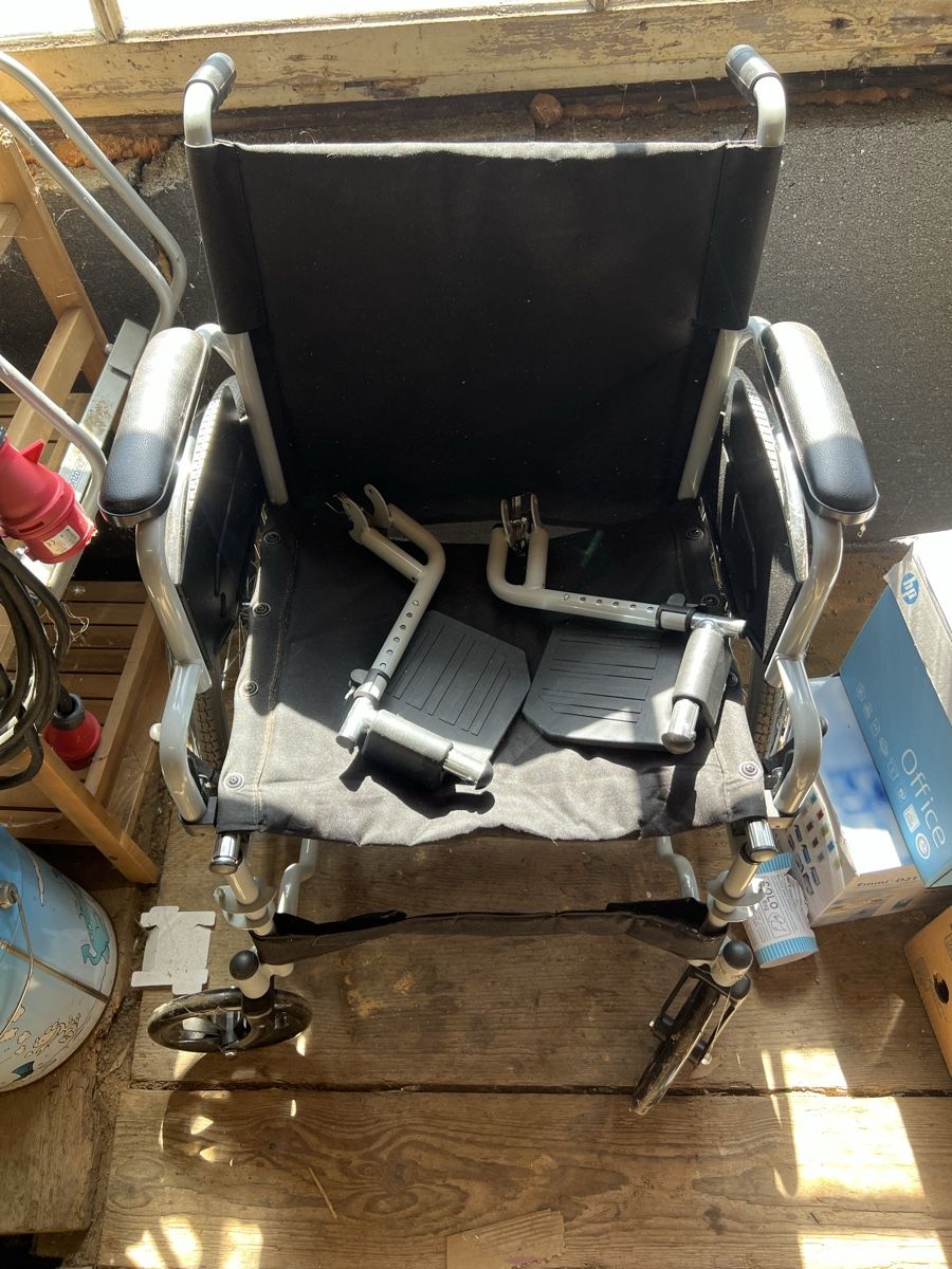 Rollstühle: Rollstuhl von Rehashop.  – Gebraucht aus Huttwil von luk_9tdh 4