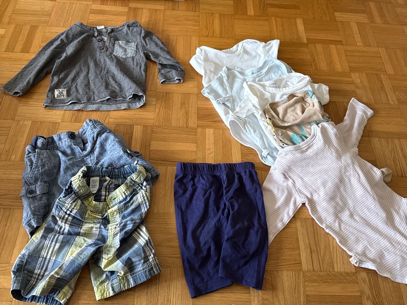 Lotti & Set di vestiti: Kleiderpaket Gr 80 – Usato da Zürich venduto da ann_vl7h 4