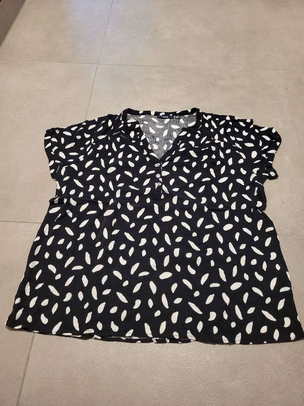 Lotti di vestiti: Damen Kleiderset 8-teilig, Gr. XL – Nuovo (secondo la descrizione) da Biel/Bienne venduto da Aare5 7