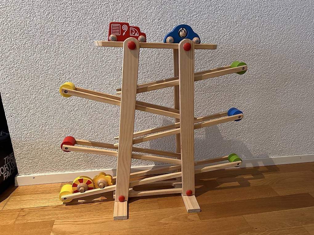 Giocattoli: Holz-Kugelbahn mit Autos und Blumen – Usato da Hindelbank venduto da kthrnsmmr