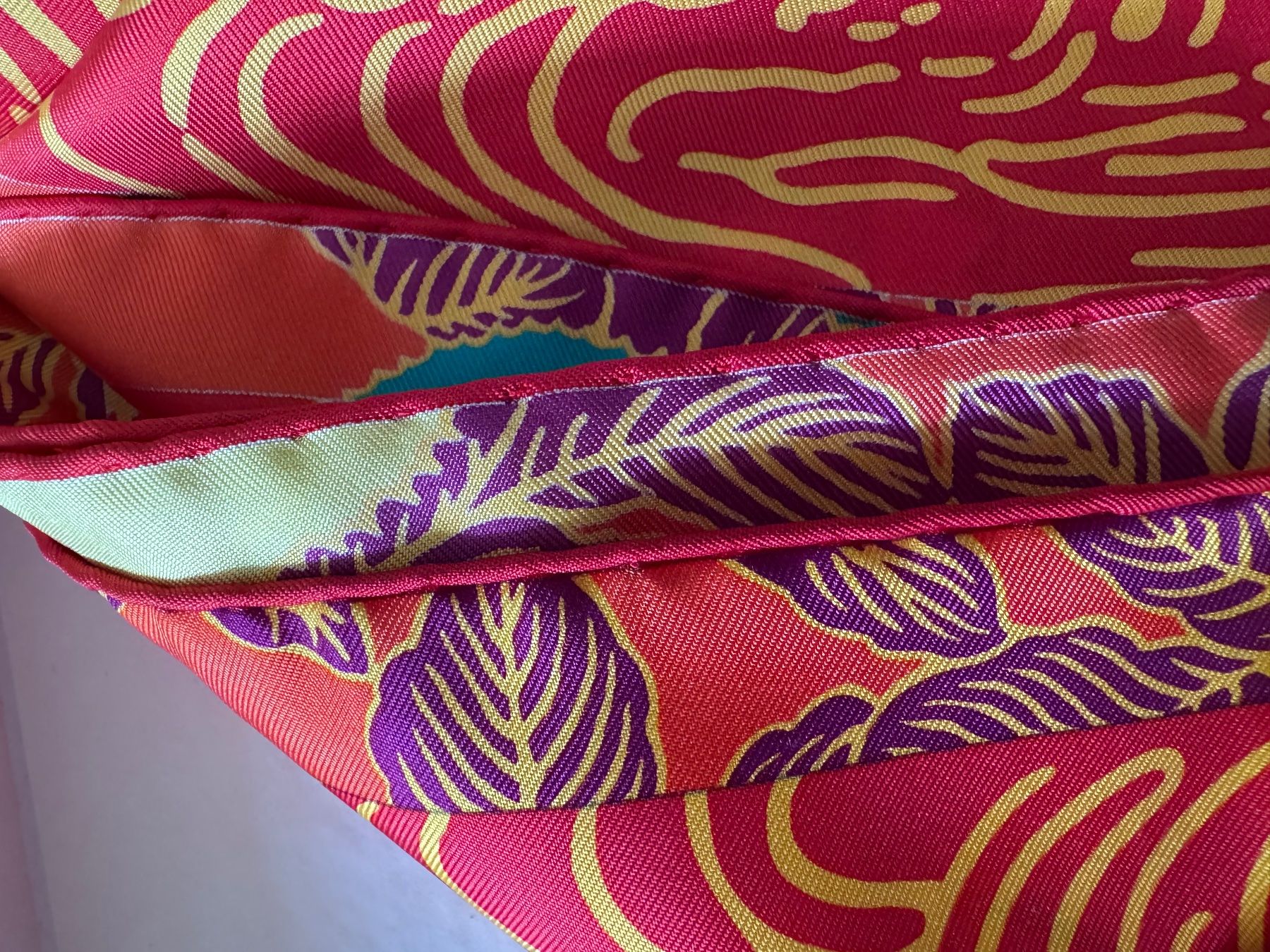 Hermès Foulard & Sciarpe: Scarf Hermes Ex Libris En Kimonos – Usato da Basel venduto da FlorinBasel 7