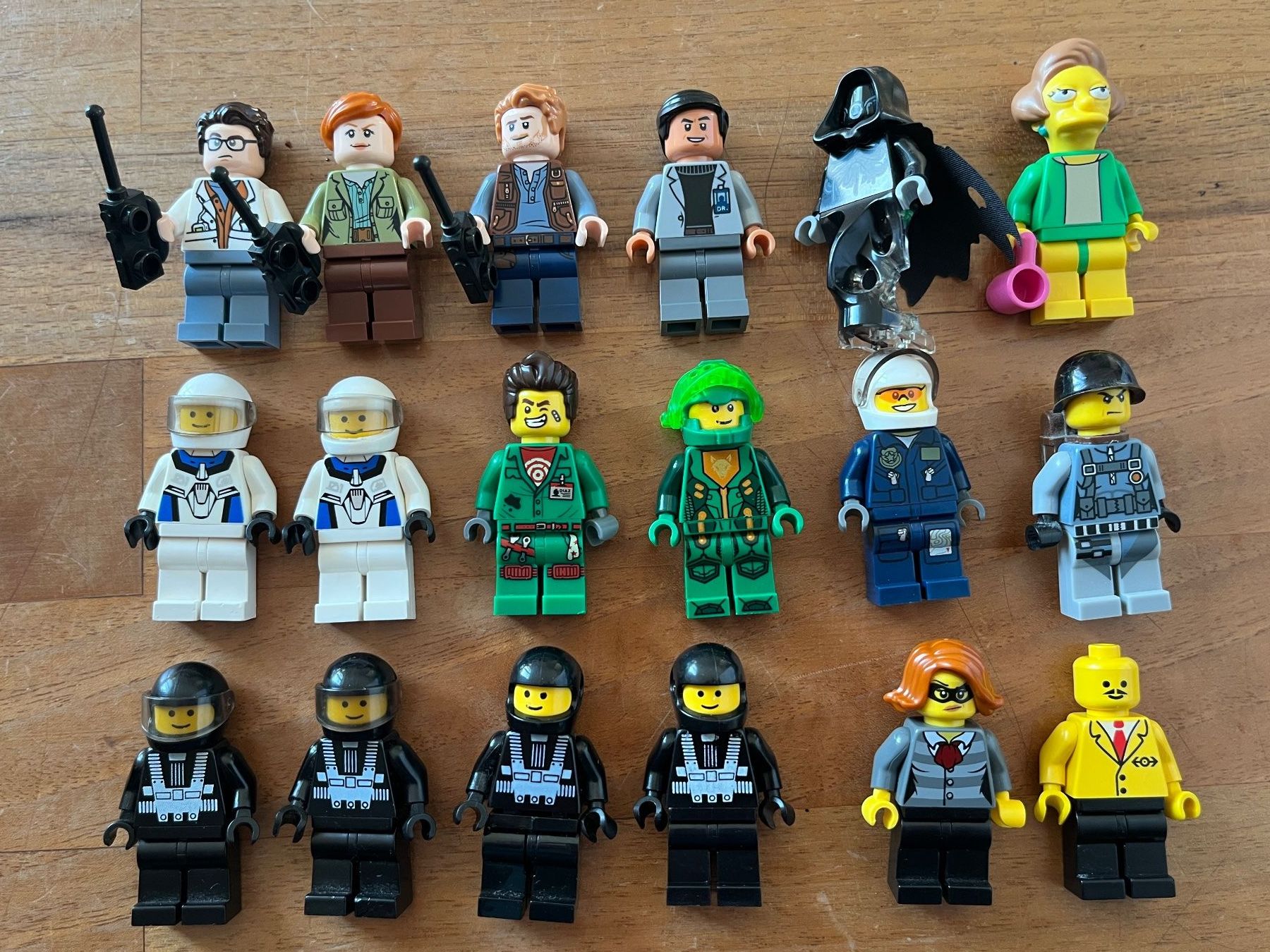 Lego Statuette: 18 Lego Minifiguren Konvolut – Usato da Winterthur venduto da Wusa01