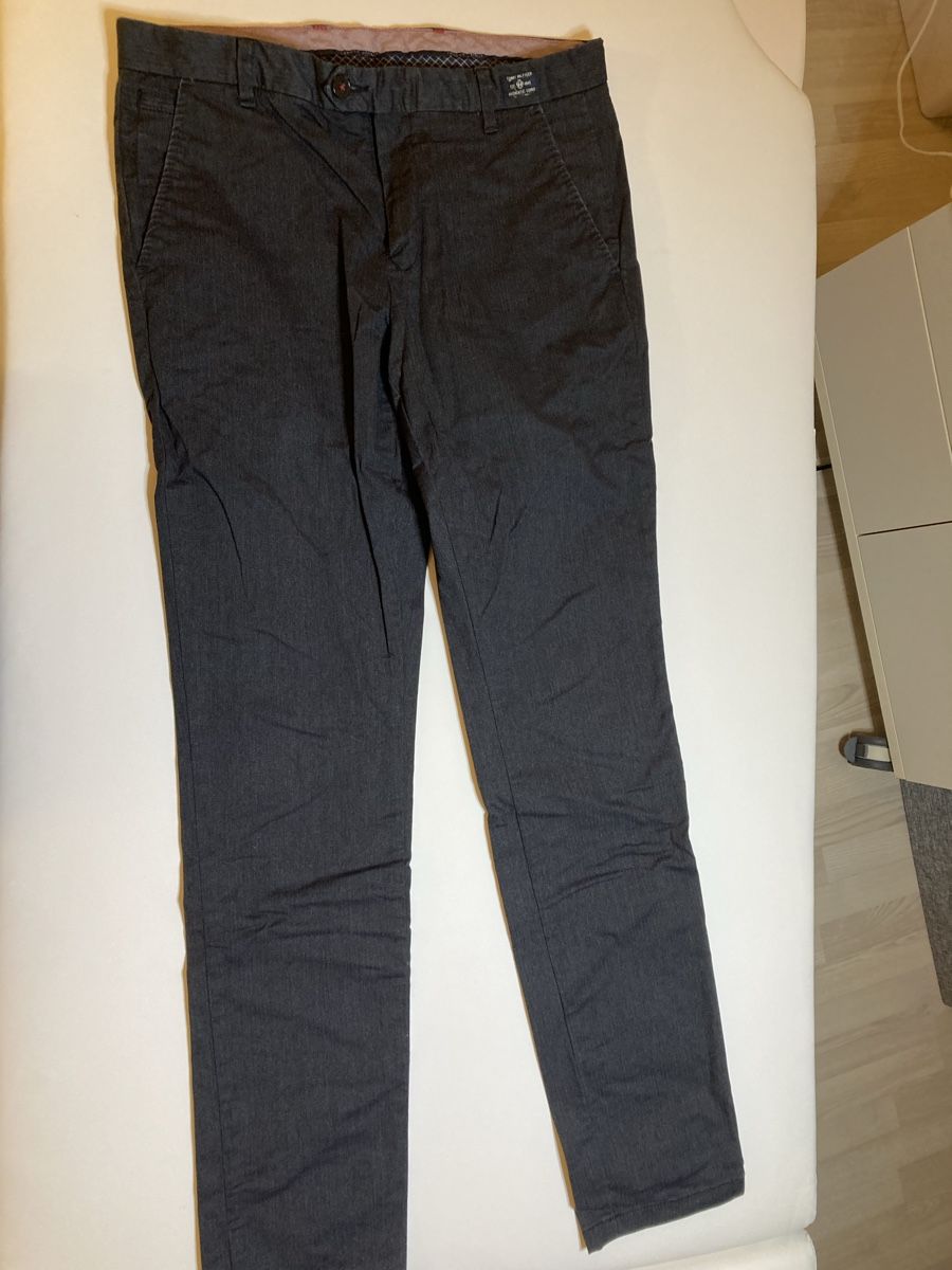 Tommy Hilfiger Hosen: Tommy Hilfiger Chinohose – Gebraucht aus Bremgarten b. Bern von san_c7sz