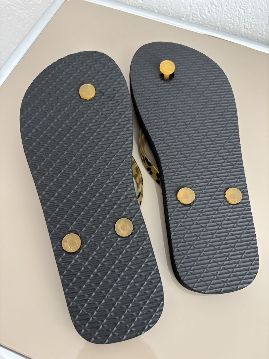 Chaussures hommes: Flip Flops mit Leoprint Gr 35/36 – D'occasion à Boniswil par Biancaneve91 2