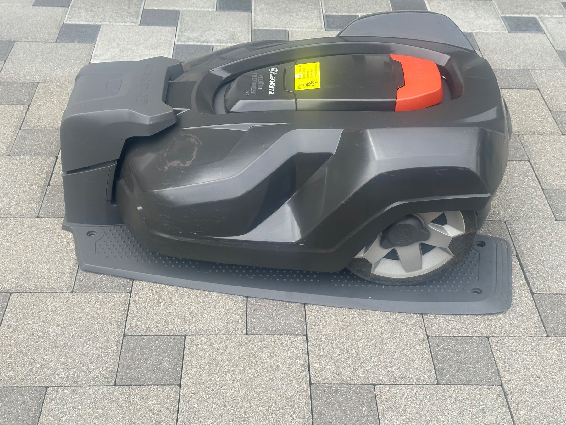 Husqvarna Tagliaerba: Rasenroboter 320 Husqvarna Automower 3631 Std – Usato da Schöftland venduto da lazer04 1