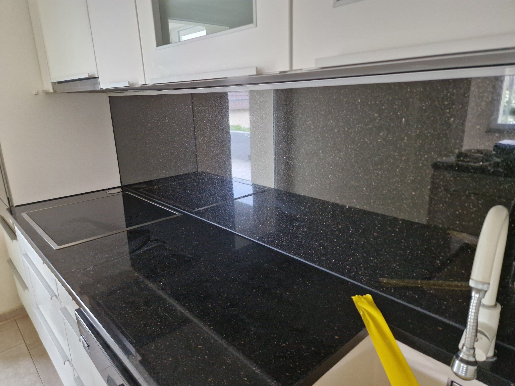 Cucine complete: Intakte Küche (2019) mit Insel – Usato da Zürich venduto da SianaB 9