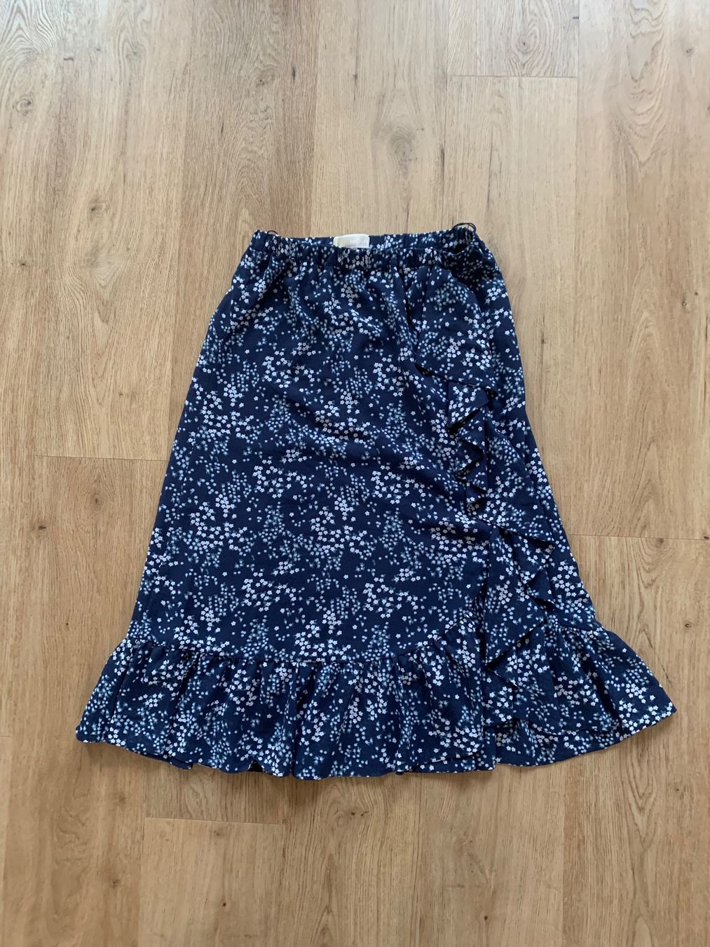 Michael Kors Gonne: Jupe midi à fleurs Michael Kors – Nuovo (secondo la descrizione) da Genève venduto da vic_s9c5 1