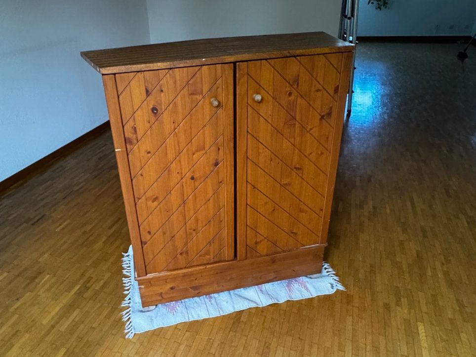 Armadi: Getränke-Bar aus Holz – Usato da Urdorf venduto da jojojaja