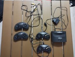 Originale Sega Mega Drive Konsole inkl. 4 Kontroller