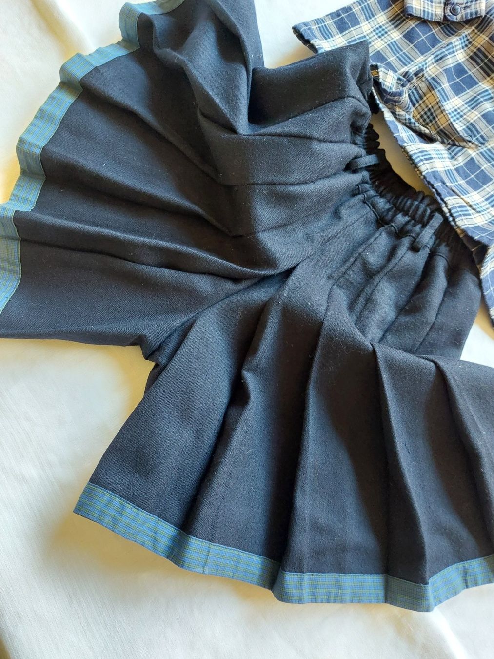 Kleiderpakete & -sets: Mädchenhosenrock und Bluse Wolle – Gebraucht aus Zürich von Stenat 6