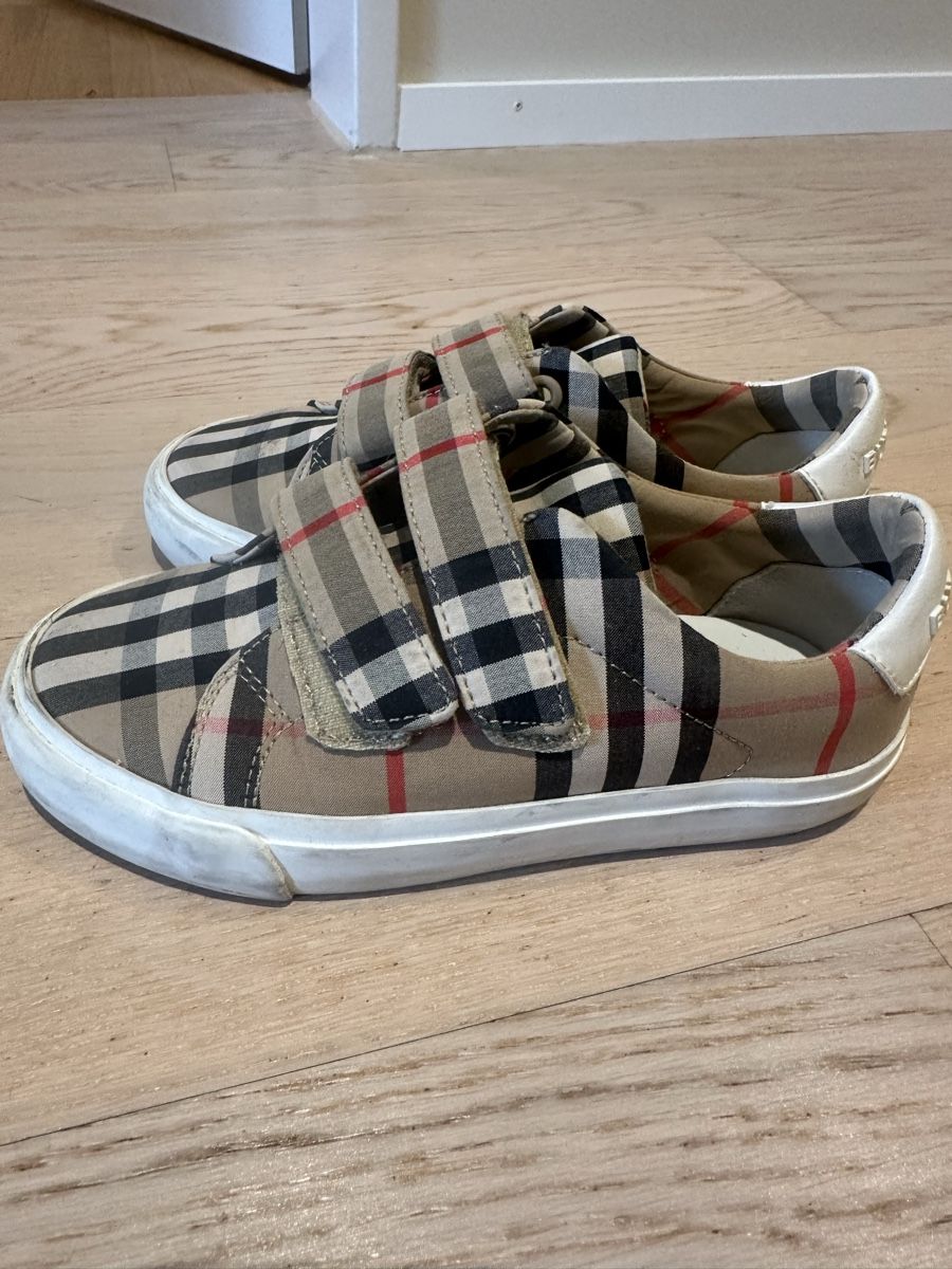 Scarpe per ragazzi: Burberry  – Usato da Luzern venduto da LU131000 1