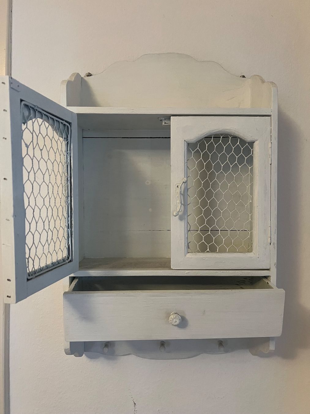 Armadi: Kleiner Wandschrank – Usato da Riehen venduto da Lai.