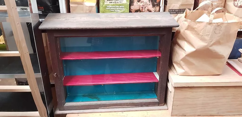 Vetrine: Vitrine – Usato da Bern venduto da Domskeskulturservice 2