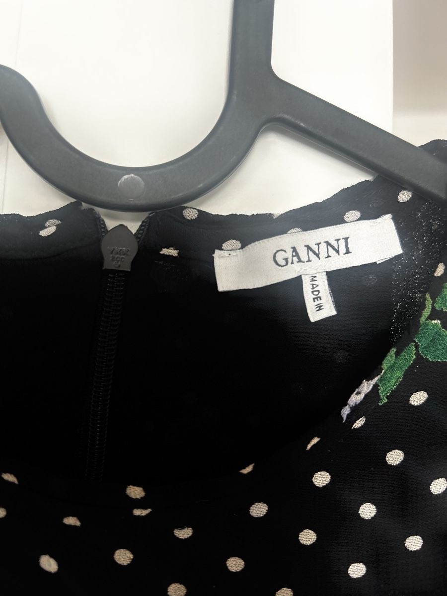 Ganni Vestiti: Ganni Kleid, Grösse 34, Schwarz mit Blumen – Usato da St. Gallen venduto da avl_k5my