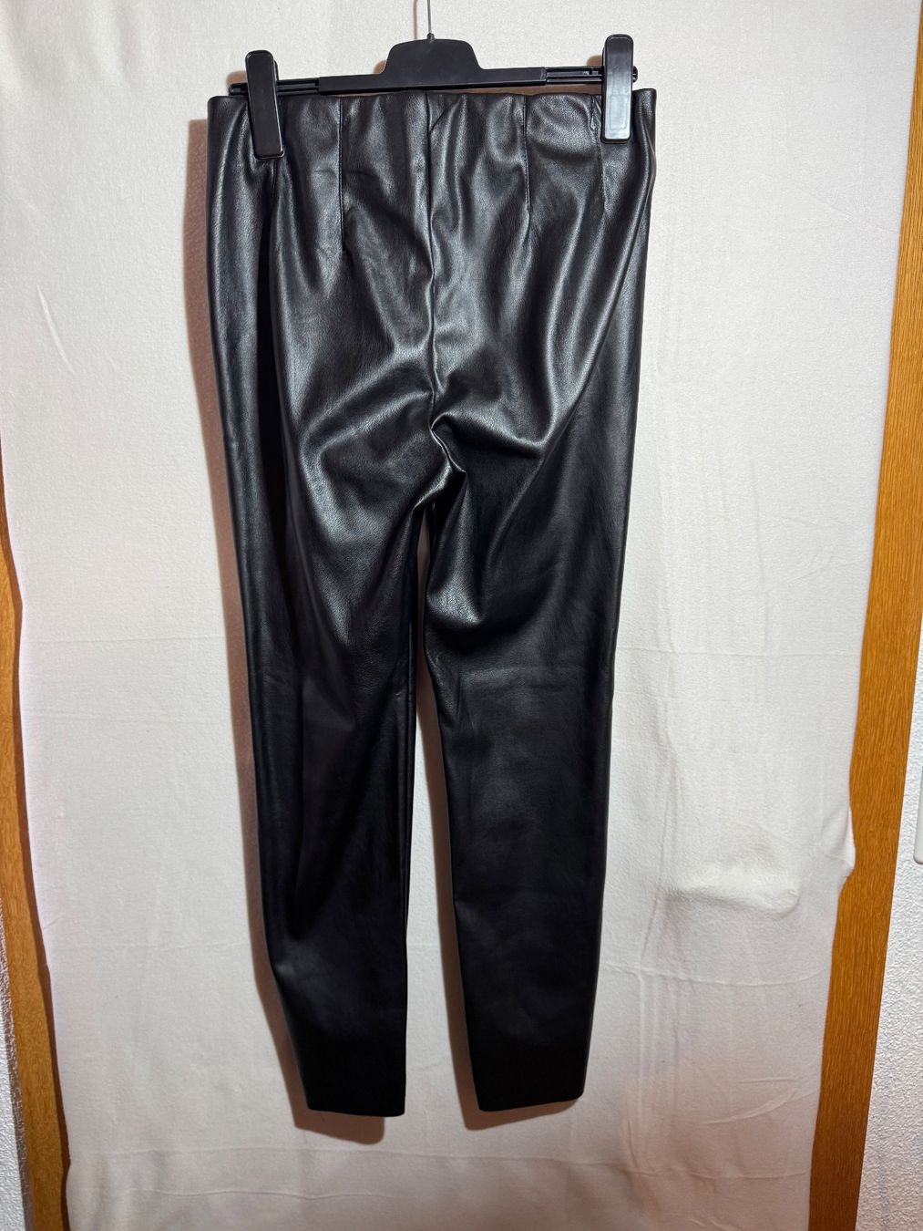 Pantaloni: Hose aus Kunstleder von Pageone Gr. L – Usato da Grosswangen venduto da SALE_SALE_SALE 7