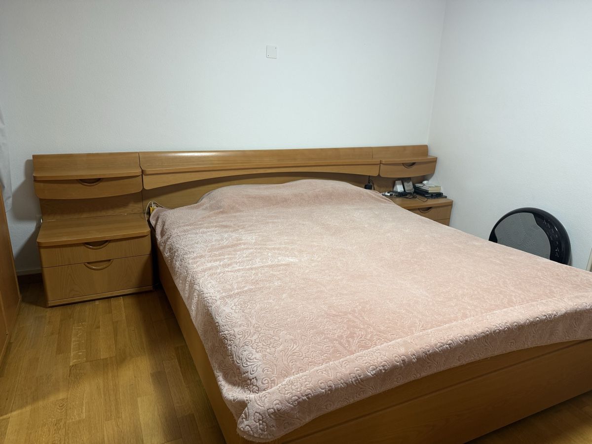 Schlafzimmer Set Holz Bett Schrank Kommode guter Zustand (Gebraucht) in Winterthur für CHF 50 – nur Abholung auf Ricardo kaufen
