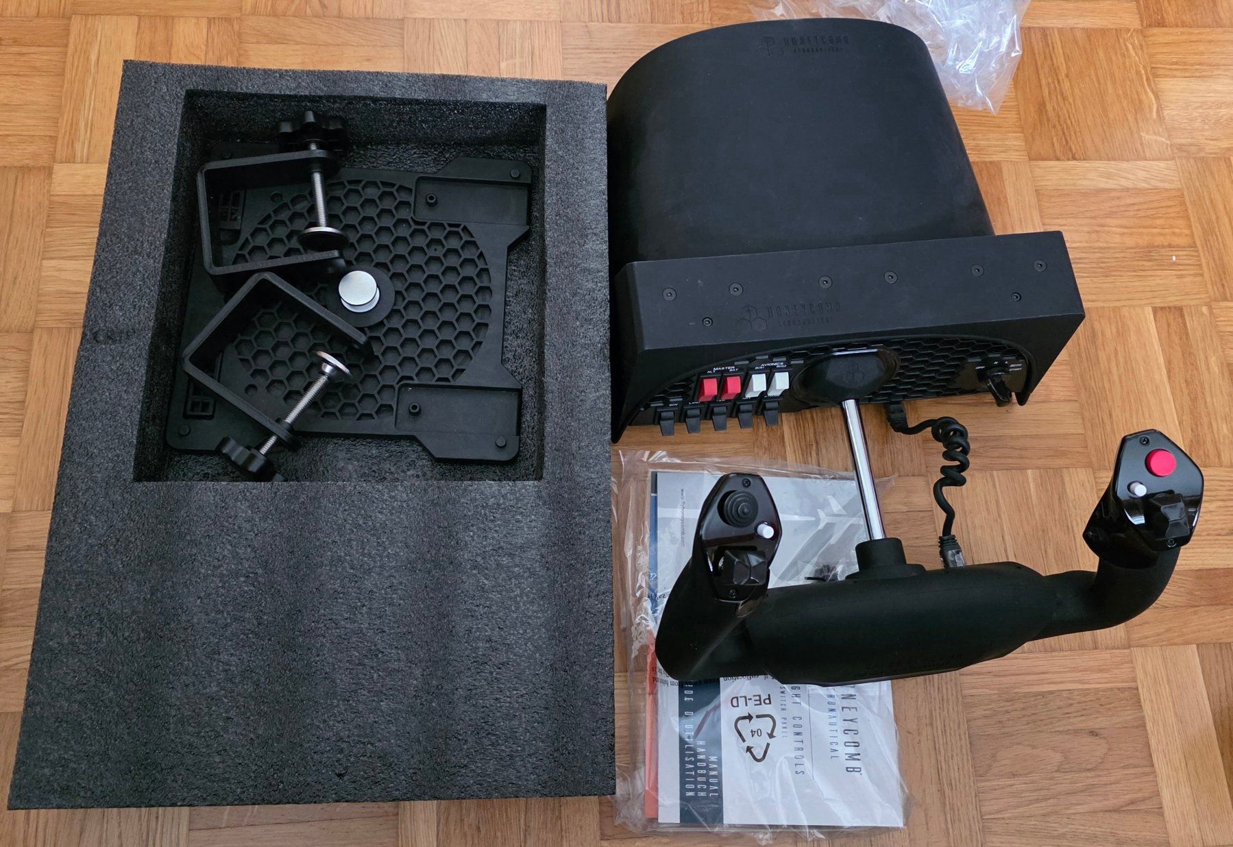 Honeycomb Controller: Verkaufe Honeycomb Alpha Flight Controls, Yoke – Usato da Trachslau venduto da fahutra