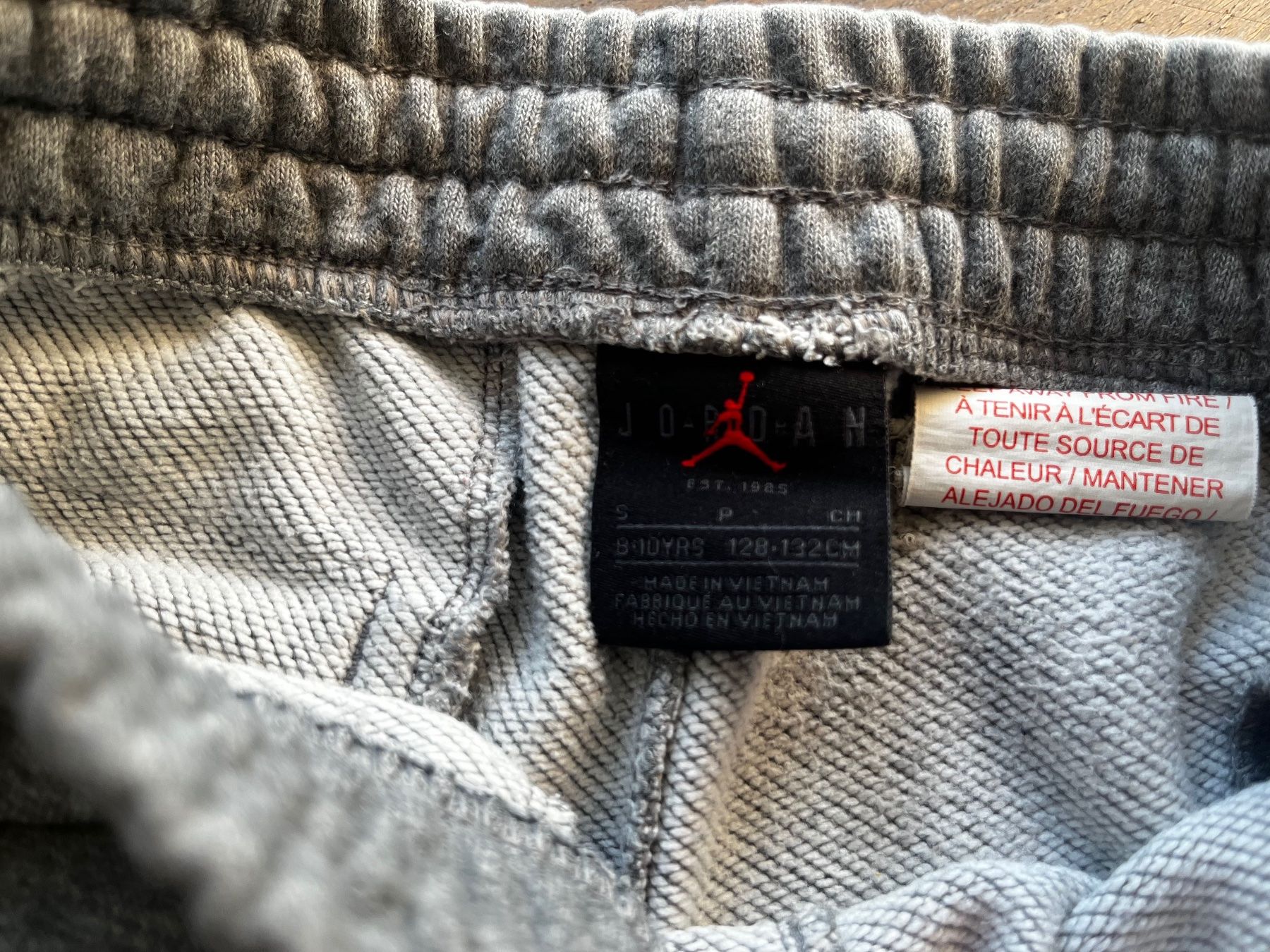 Jordan Pantalons: Short Jordan taille 128-132 – D'occasion à Develier par lili_1 1