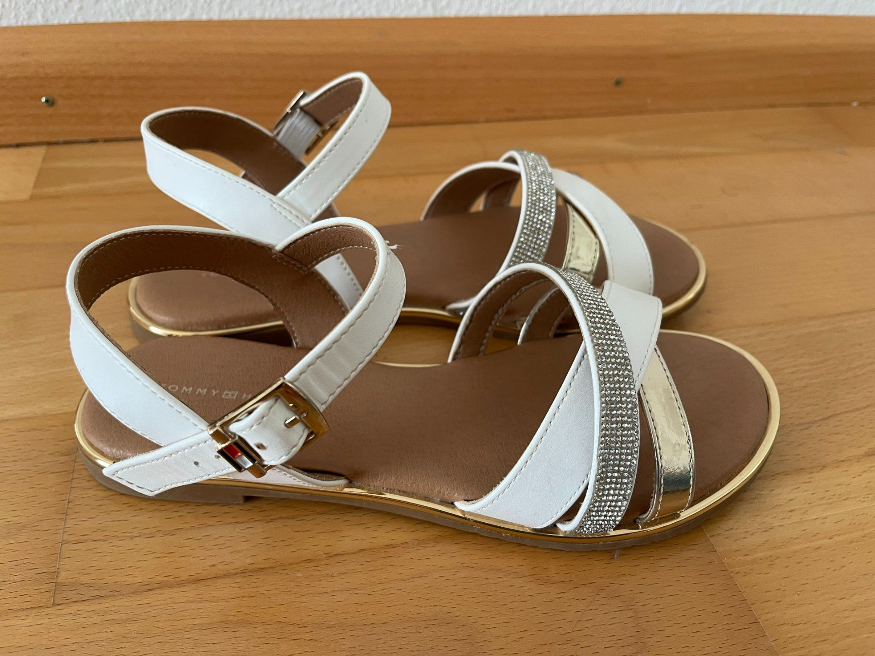 Tommy Hilfiger Scarpe per ragazze: Sandalen Mädchen Tommy Hilfiger Gr. 35 – Usato da Muttenz venduto da Juvenile33 1