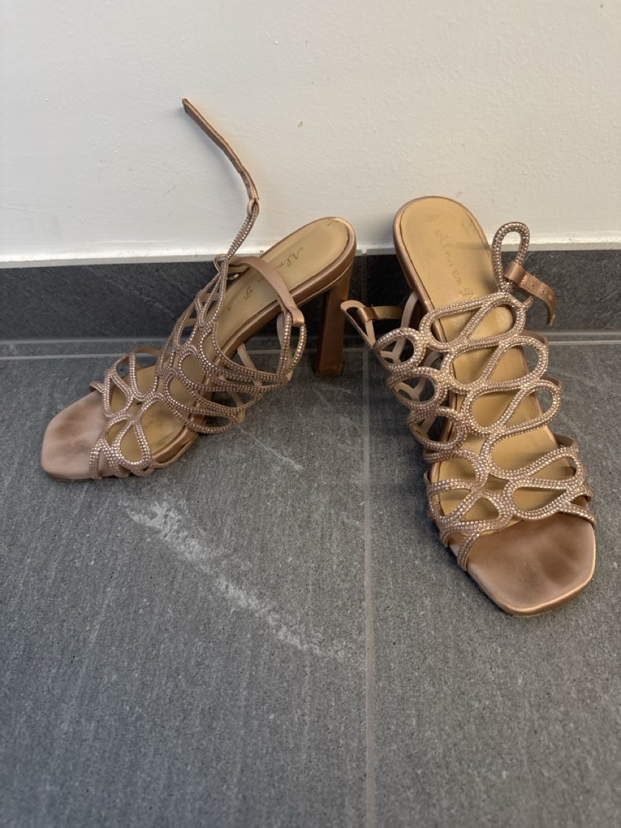 Chaussures femmes: Sandali 40 ✨ – D'occasion à Porza par kaj_d5q7 1