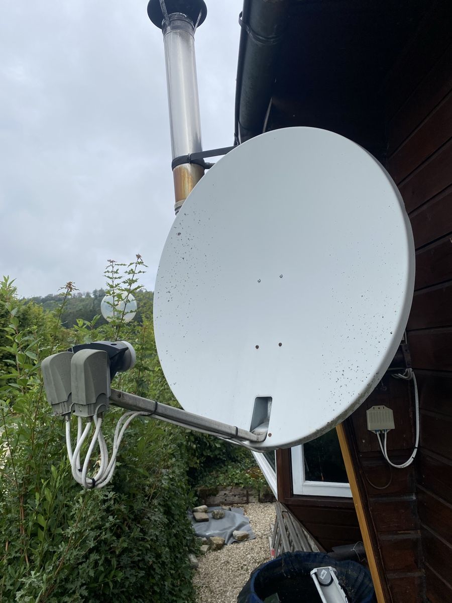 Antenne parabolique: Parabole télévision – D'occasion à Prêles par CooperJ