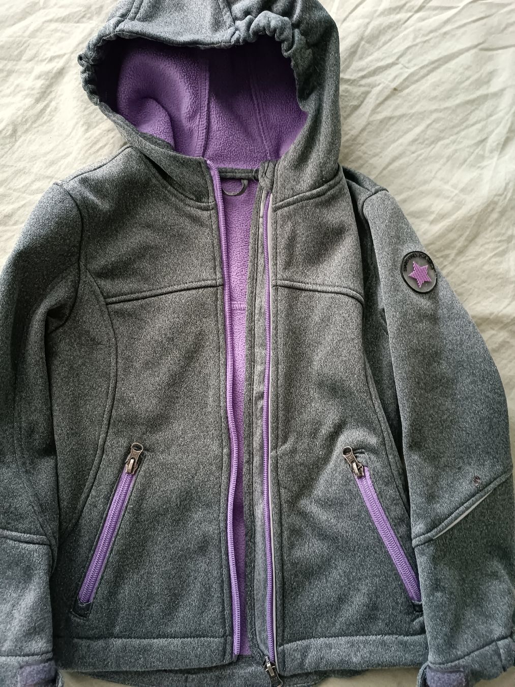 Giacche & Cappotti: Softshelljacke Gr 122/128 – Usato da Binz venduto da julijuli 1