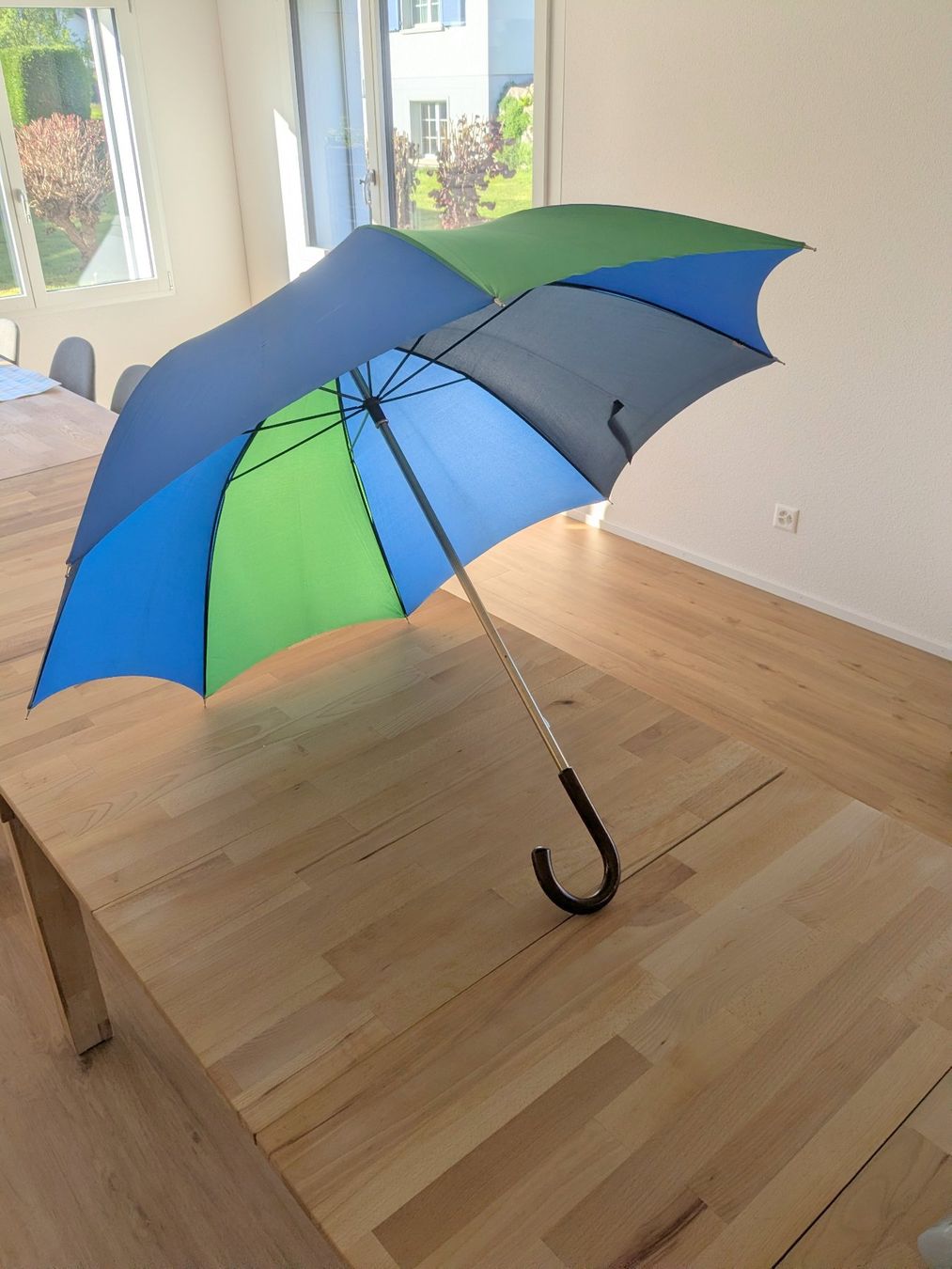 Ombrelli: Regenschirm blau-grün – Usato da Birr venduto da yvobuehler