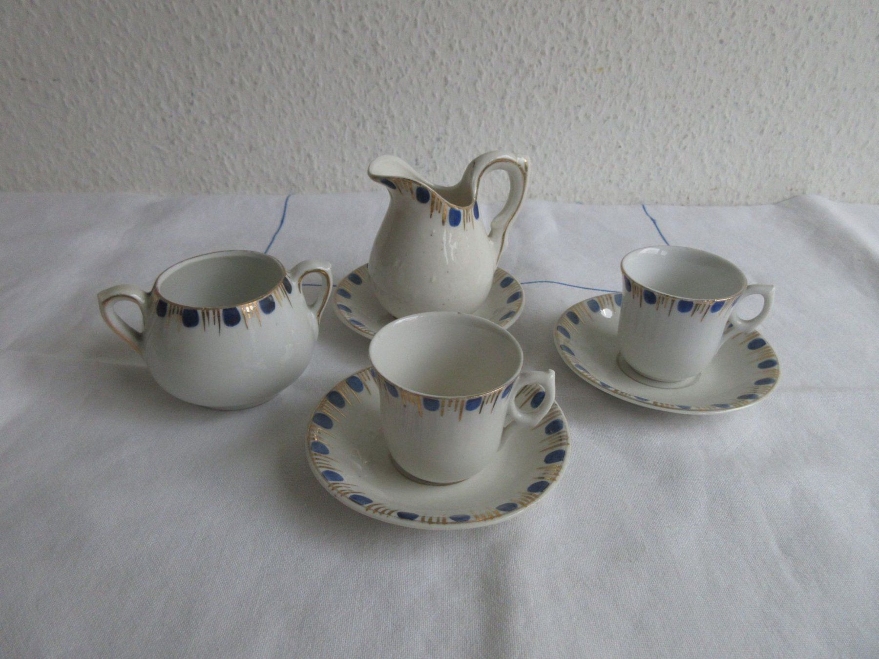 Giocattoli: Puppengeschirr antik – Usato da Binningen venduto da Oldfashion 2