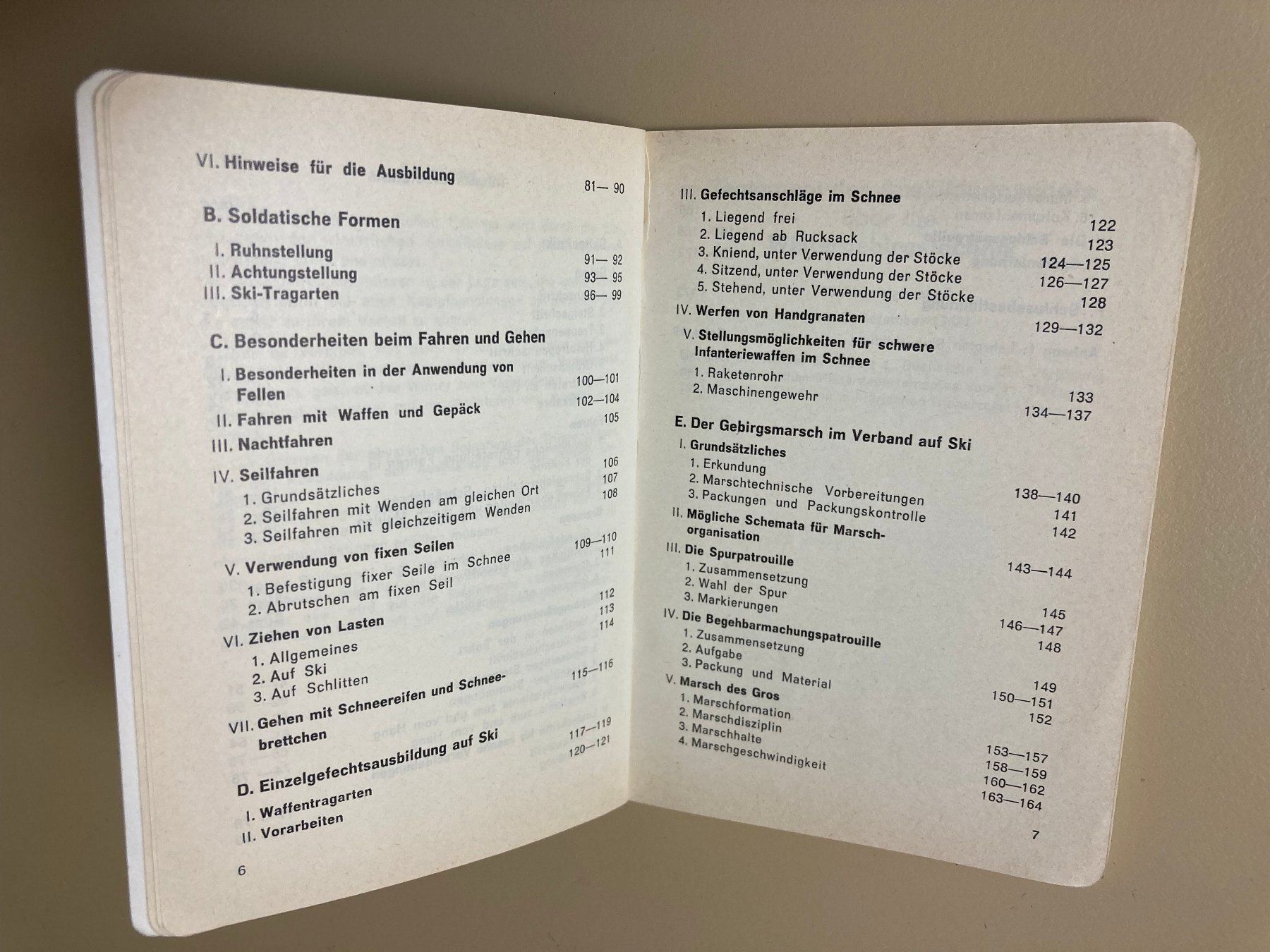 Bücher: 2 Reglemente: Sommer- und Wintergebirgstechnik - CH Armee – Gebraucht aus Brütten von Hst1 6