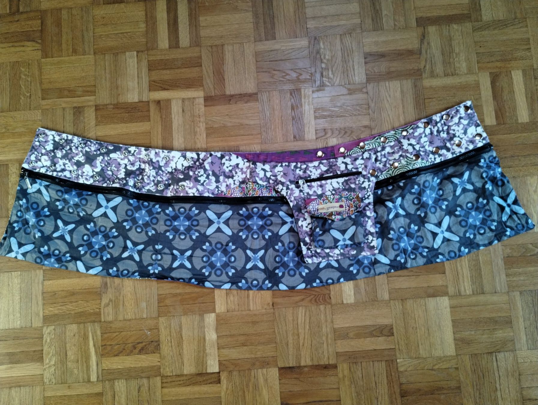 Gonne: Wie Moshiki Jupe Rock Mini – Usato da Brienz BE venduto da Vanderade 2