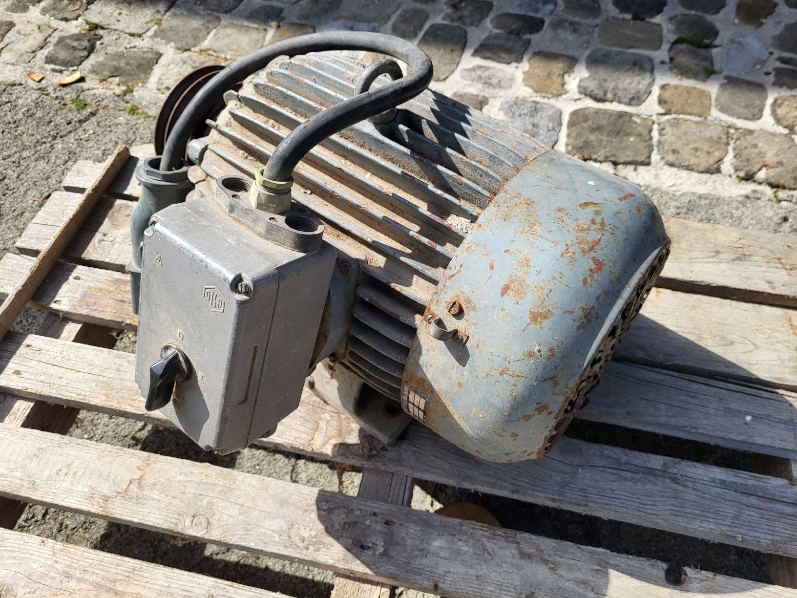 Alle Maschinen: Elektromotor – Gebraucht aus Höfen b. Thun von Super75 2