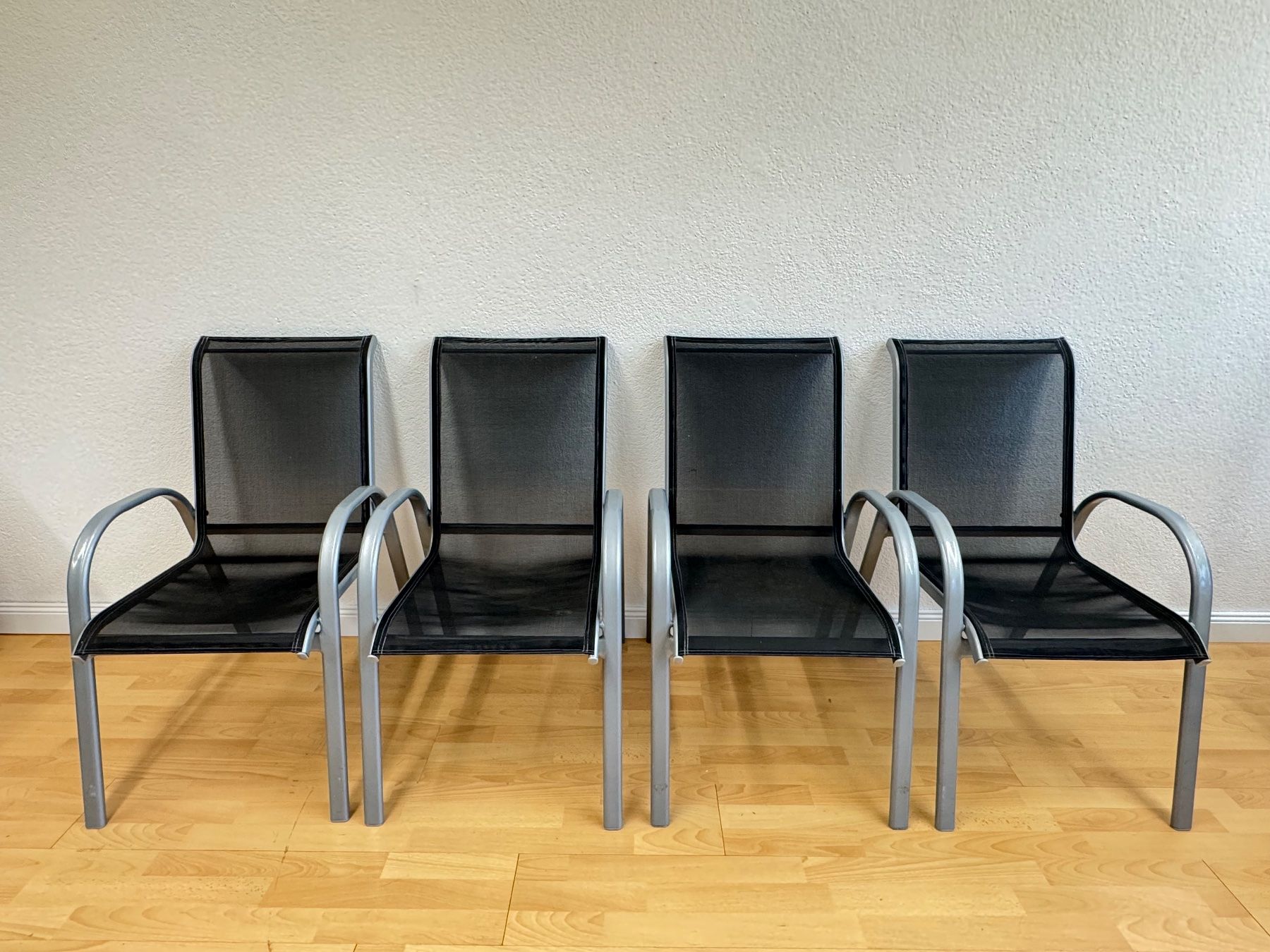 Sedie: 4 Stapelbare Gartenstühle aus Aluminium – Usato da Horgen venduto da Grizzly83 1