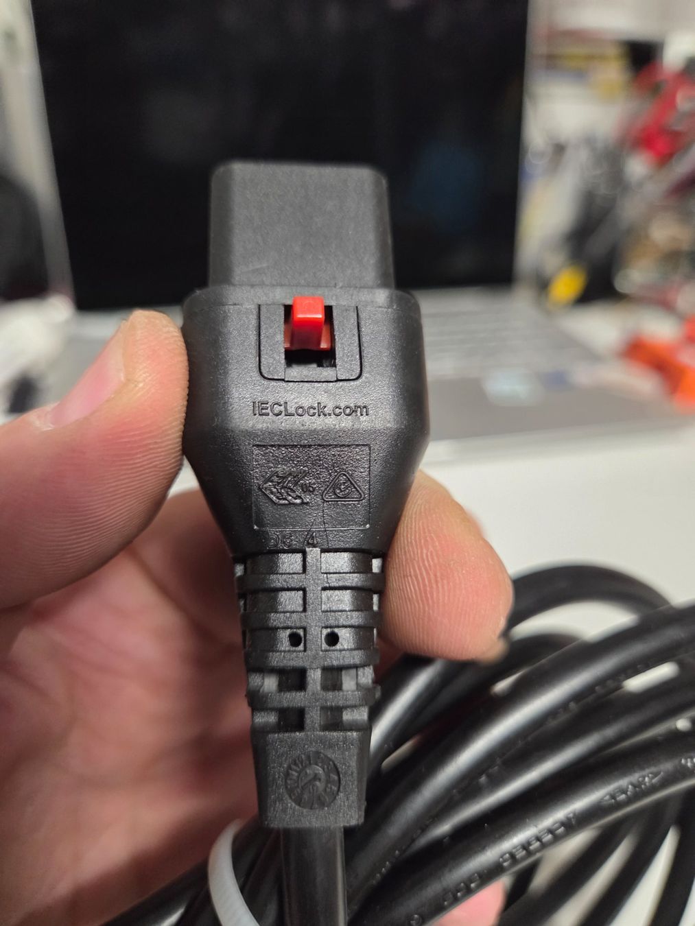Kabel: Netzkabel 230V DE FR C13 Schuko Stromkabel 3m Iec Lock CEE7 – Gebraucht aus Zürich von Alibaba1234 2