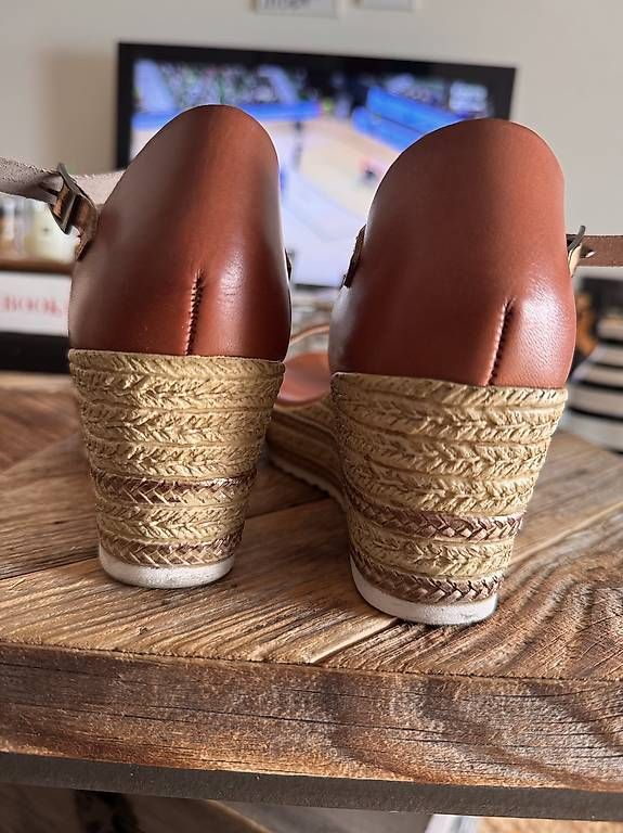 Damenschuhe: Chaussures compensées  – Gebraucht aus Lausanne von ang_ks77 2