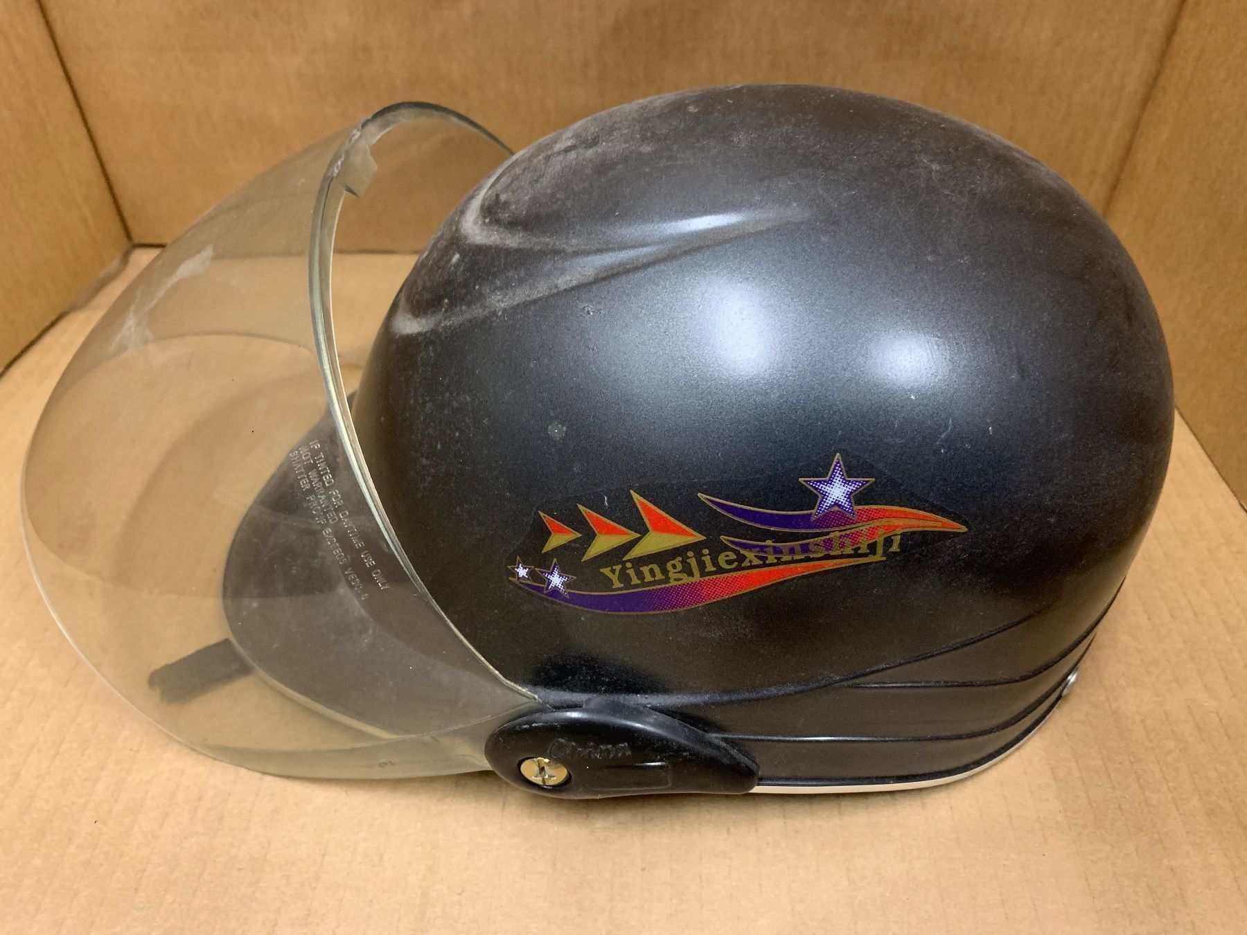 Abiti antichi: Helm schwarz – Usato da Eschlikon TG venduto da 1.- 1