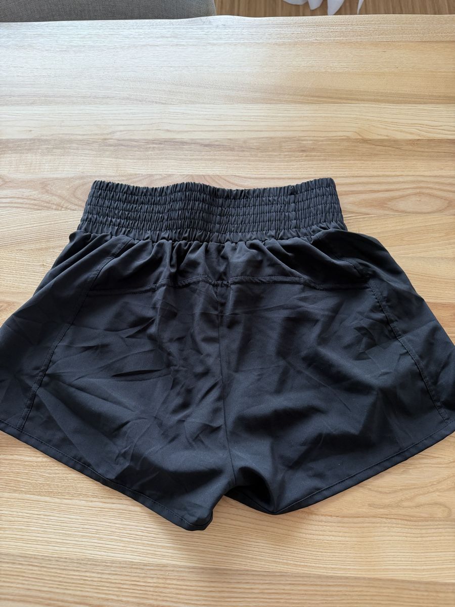Pantaloni: Athletic Running Shorts - Black – Nuovo (secondo la descrizione) da Erlenbach ZH venduto da Ma.Pi 3