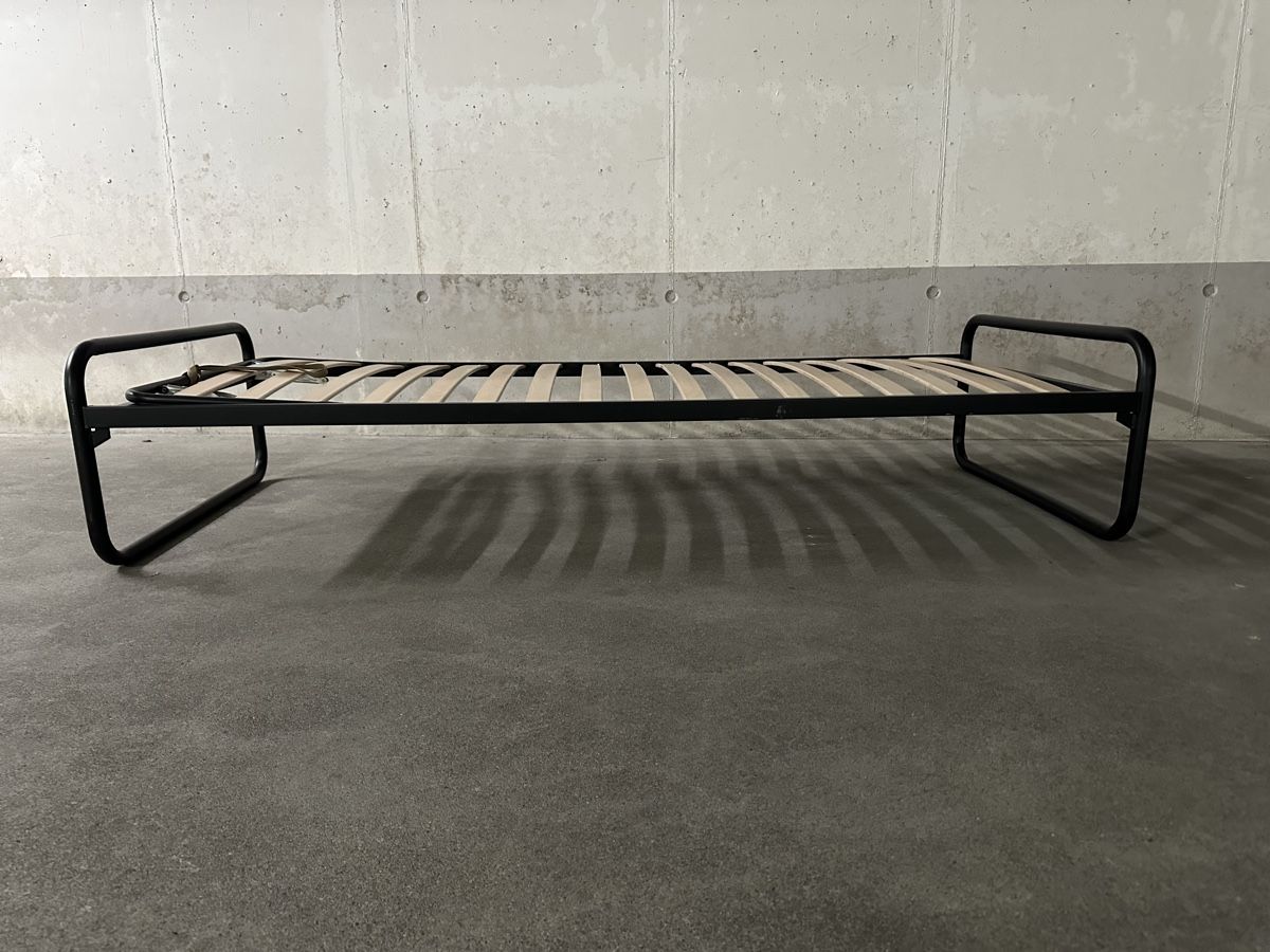 Betten: Designer Bett 90x200 – Gebraucht aus Niederurnen von KEVIN078 1